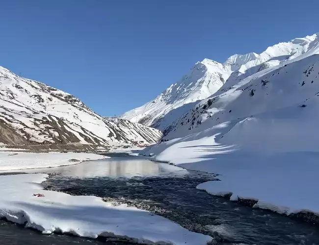 Ridges & Rivers: A Short Family Getaway to Manali & Sissu