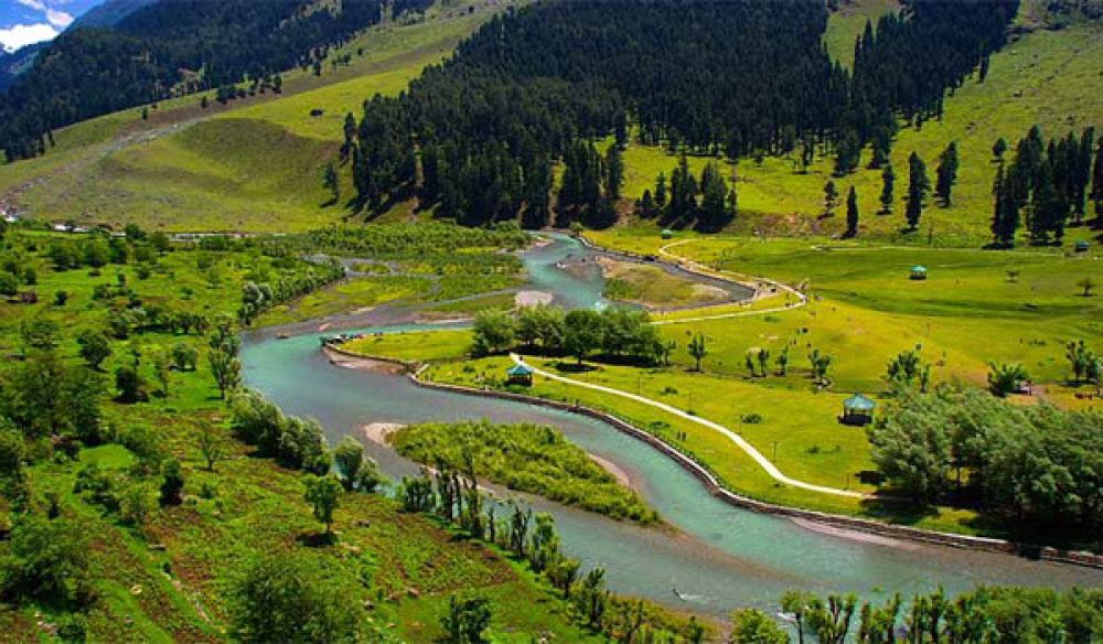 Aru, Cheese, and Betaab’s Beauty