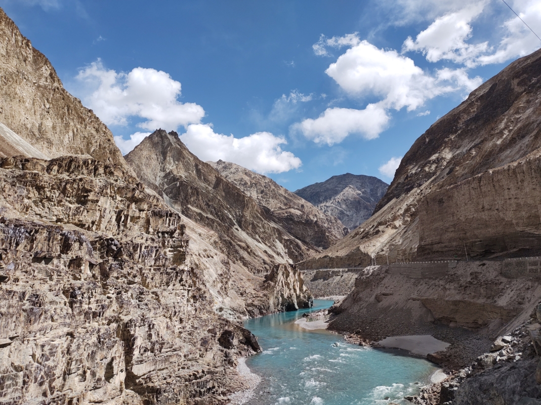 Arrive in Ladakh – A Slow Beginning by the River