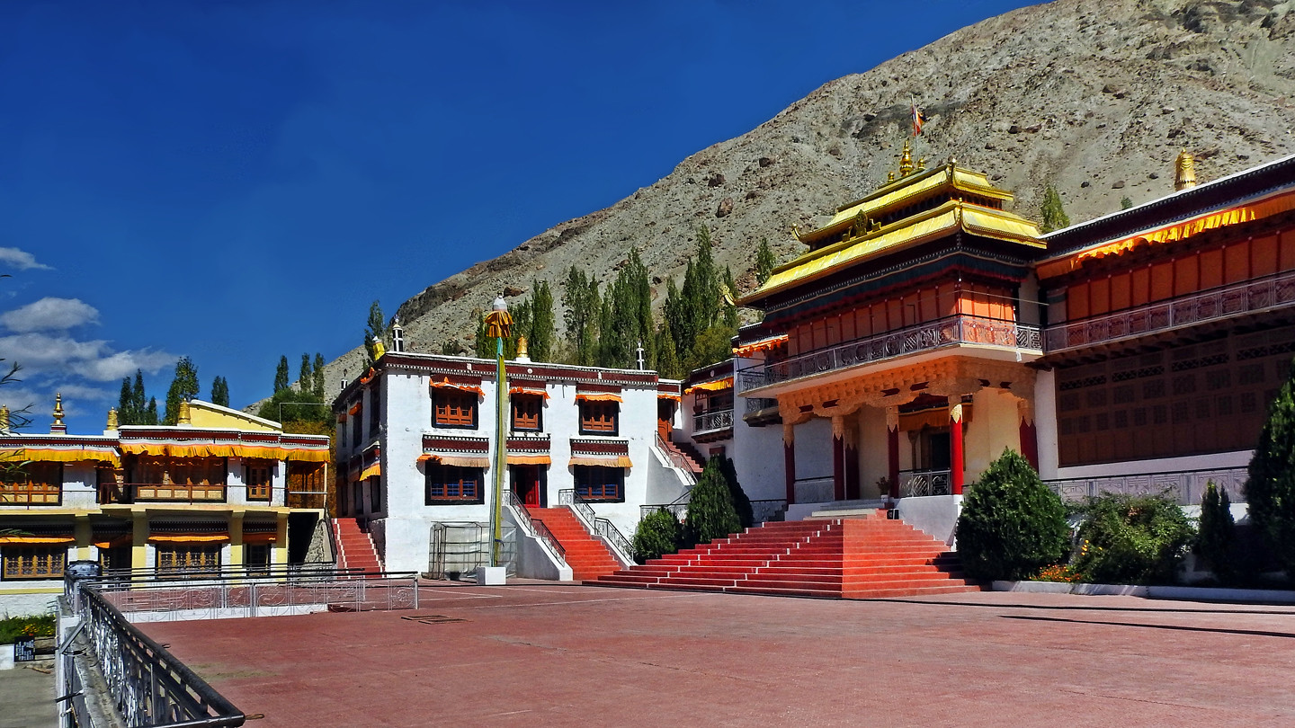 The High Road to Nubra – Through Wari La