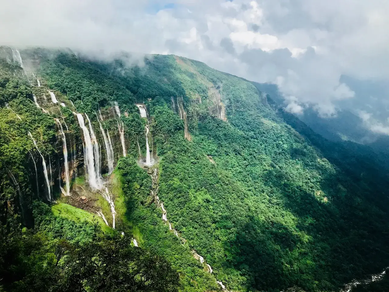 Forests & Family Bonds – Meghalaya’s Gentle Adventure