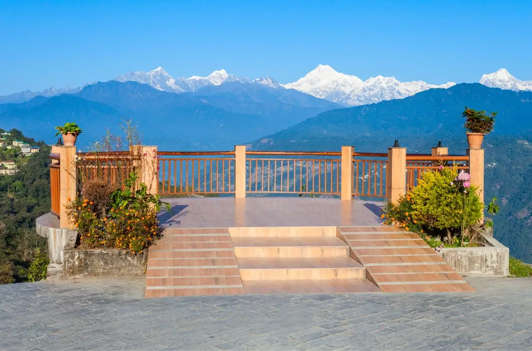 Monasteries, Museums & Mountain Light